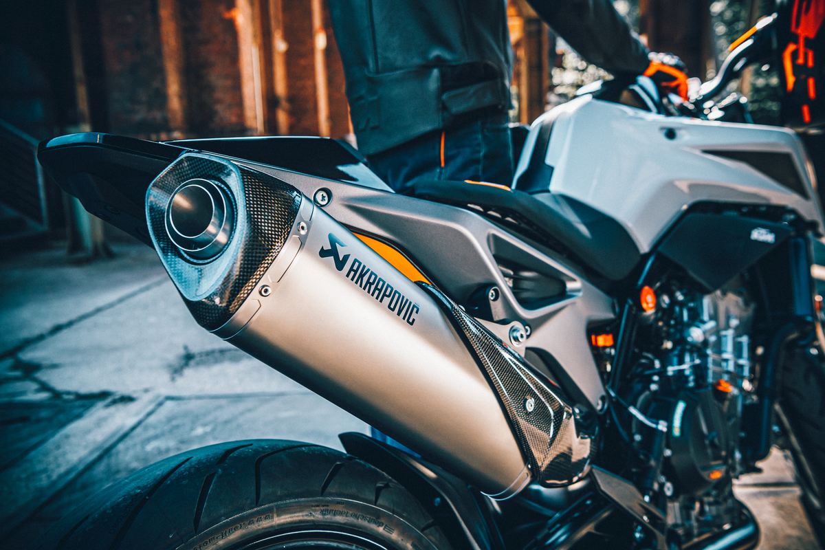 Akrapovic "Slip-on Line"
