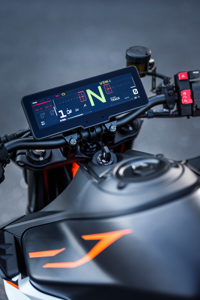 KTM 990 DUKE R | 5" TFT | 4 ÅR GARANTI | RÅ!