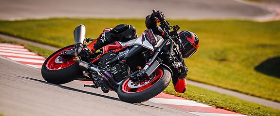 KTM 990 DUKE R | 5" TFT | 4 ÅR GARANTI | RÅ!