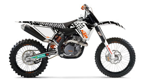 PLASTIC KIT WHITE