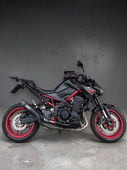 Kawasaki Z 900 /Lav KM stand/Slip-on eksos/Tankbag/Kortskiltoppheng