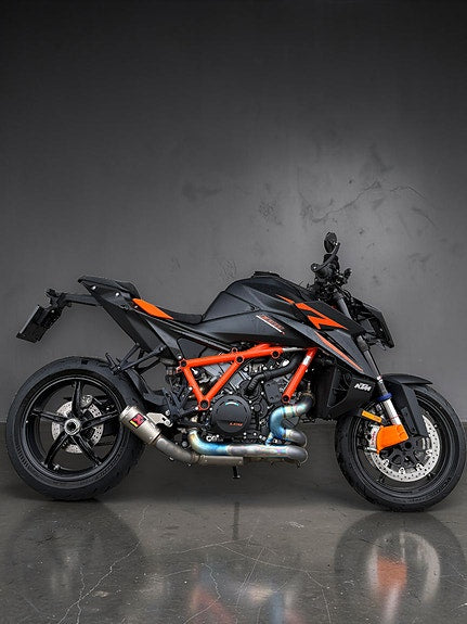 KTM 1390 Super Duke R Evo /FULL AKRA EVO-KIT/TECHPACK/PPSEAT/BAR-END/SERVICEAVTALE