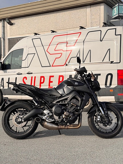 Yamaha MT-09 | Akra Helanlegg | Masse ekstrautstyr | Første mann!