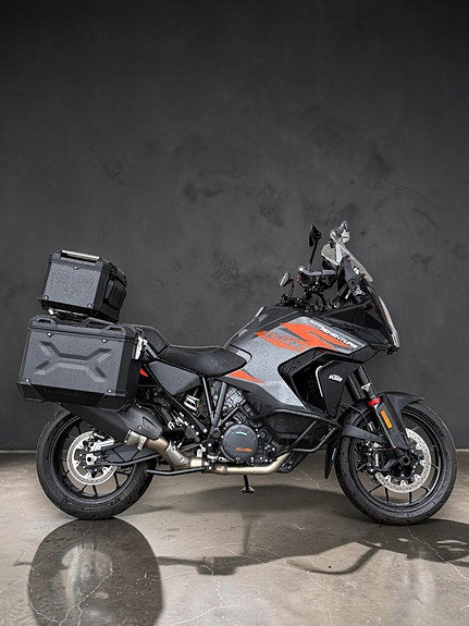 KTM 1290 Super Adventure S /STRØKEN/FULLRIGGET/GPS/1-EIER/SLIP-ON/TECHPACK/KOFFERTSETT/ÅRLIGSERVICE OK