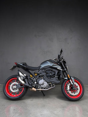 Ducati Monster 950+ /VARMEHOLKER/LAV KM STAND/ÅRLIG UTFØRT SERVICE 06.10.26/STRØKEN!