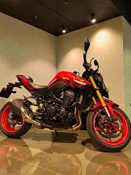 Kawasaki Z 900 | ANNIVERSARY | SPLITTER NY SLIP-ON EKSOS | STRØKEN | LAV KM STAND